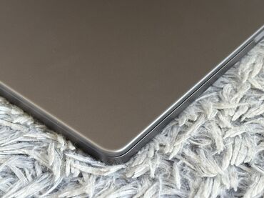 Apple: Apple M3, 8 GB OZU, 14 " — 11