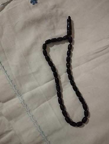 Təsbehlər: Məhsul: Təsbeh dəsti (4 ədəd) Təsvir: - Ağ təsbeh: Oval-silindrik — 6