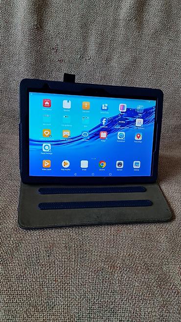 Tableti: Huawei MediaPad T5 10 sa folio futrolom - Ekran: Full HD — 9