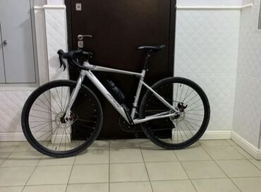 цунами фикс: Шоссейный велосипед, Рама M (156 - 178 см), Б/у