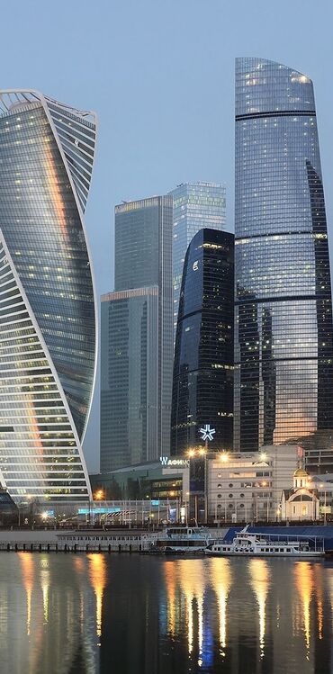 бишкек гостница: Коммерция в центре Бишкека. 200 м2. Первый этаж первая линия. В здании