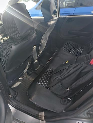 Honda: Honda Fit: 2005 г., 1.3 л, Вариатор, Бензин, Хэтчбэк — 6