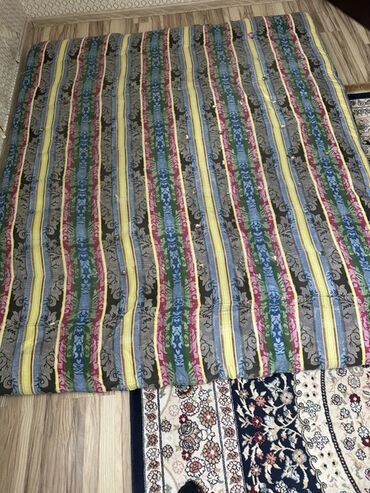 шкаф для одежды маленький: Размер 160/200 Матрас-топпер напольный (фuton) с многоцветным