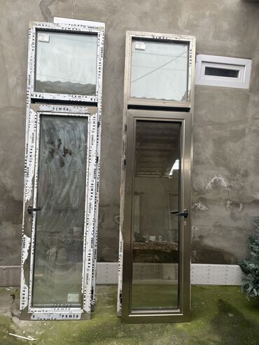 qapi uzlukleri: Diqqetle oxu balkon qapılarıdır Hündürlük 2.80sm Eni 72-sm tek qapını