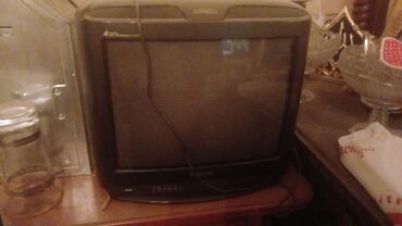 Panasonic brendinə məxsus rəngli televizor. Kompakt ölçüsü sayəsində