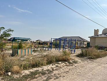 Продажа коттеджей и домов: 🏡 Продаётся уютный 4-к дом в📍ж/м Ак-Ордо 2 ✨ Основные характеристики — 10