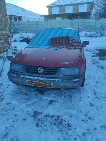 Volkswagen: Volkswagen Vento: 1995 г., 1.8 л, Механика, Бензин, Седан