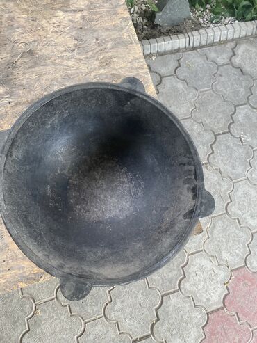 посуда для муки: Продаю советский казан, диаметр 42 см (12 литров судя по диаметру)