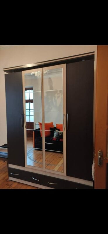 Divan və masa dəstləri: İşlənmiş, Açılan, 4 qapılı Düz dolab, Dolab-asılqan