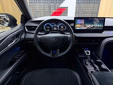 bmv m 5: Toyota Camry: 2025 г., 2 л, Автомат, Гибрид, Седан — 10