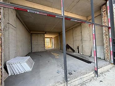 инвест: Продажа магазинов В жилом доме, 118 м², ПСО (под самоотделку), Отдельный вход, 1 этаж — 3