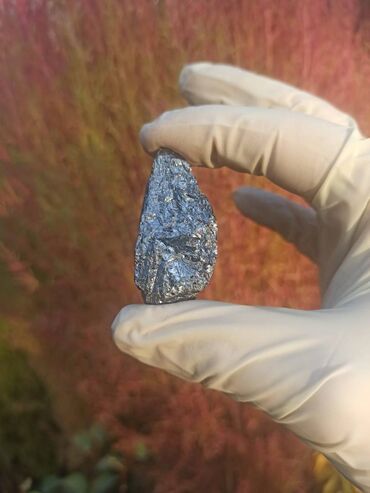 Digər kolleksiyalar: 💎 Təbii Terahertz (Silisyum) daşı😍 Qiymət👉🏻 ölçüsünə görə dəyişir ( 15 — 10