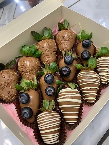 Кондитерские изделия, сладости: Сочнаяотборная клубника в бельгийском шоколаде дополняют друг друга — 6