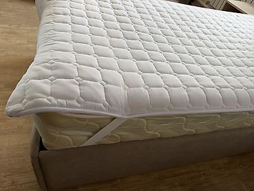 bed sheets: Наматрасник в наличии 17 штук Состояние: Использовались всего 1 месяц — 2