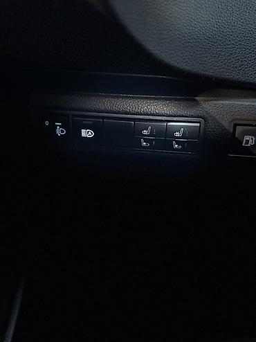 Toyota: Toyota Corolla: 2021 г., 1.8 л, Вариатор, Гибрид, Седан — 6