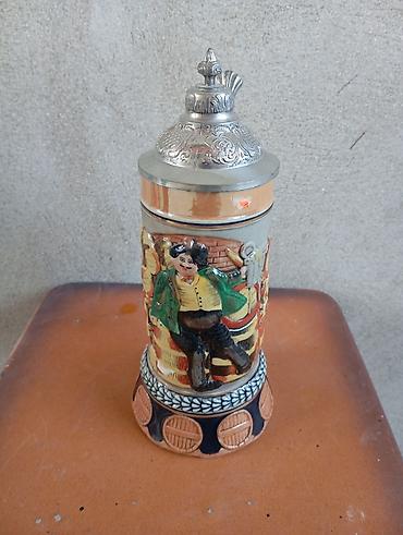 kamot qablari: Dekorativ keramika pivə bokalı, metal qapaqlı. Bokalın gövdəsi rəngli — 2