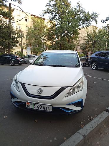 byd e2: Dongfeng : 2018 г., Автомат, Электромобиль, Седан — 2