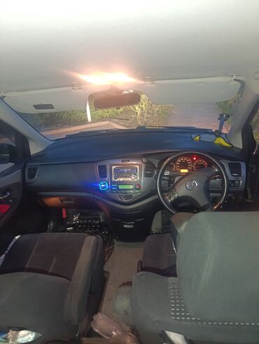 Mazda: Mazda MPV: 2005 г., Минивэн — 3