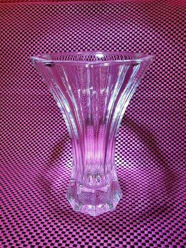 Vaze i saksije: Vaza, Staklo, Novo na lalafo.rs — 2 Vaze i saksije: Vaza, Staklo, Novo — 2