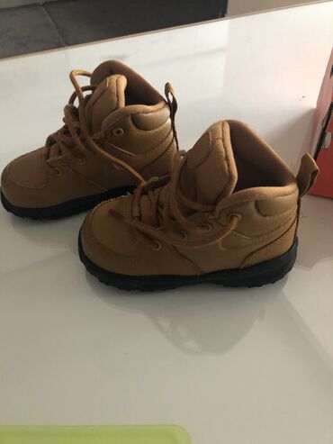 meda kaputi cena: Ankle boots, Nike, Size - 23