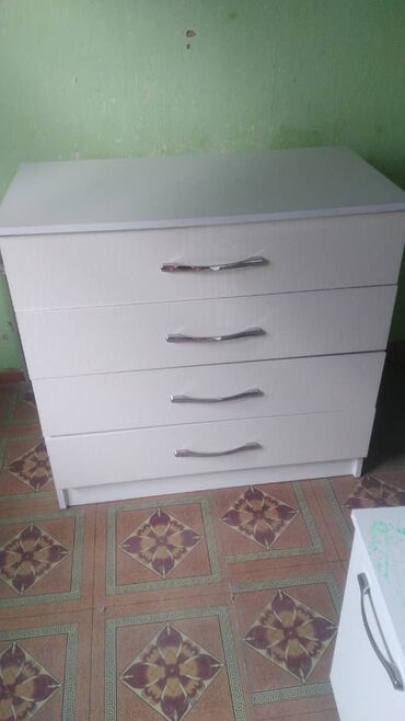 пластиковые тумбочки с ящиками: Комод для одежды, Б/у, Без зеркала, цвет - Белый
