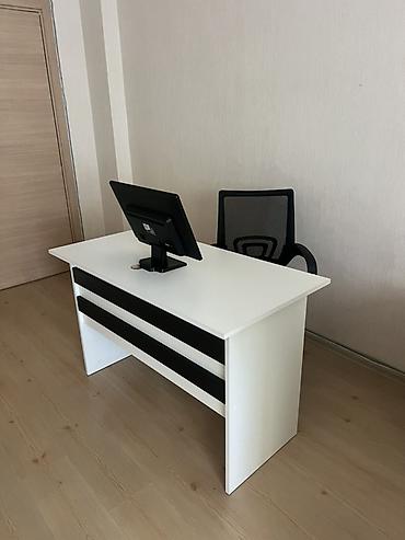 Ofis mebeli: Elektronikadan basqa geri qalanlar satışda toplu şəkildə/ alan adam — 3