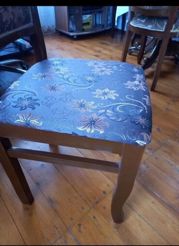 Tədris ədəbiyyatı: Rus bölməsi üçün dərslik biri 4 man.satılır — 16