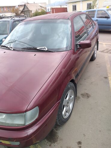 каропка: Volkswagen Passat: 1994 г., 2 л, Механика, Бензин, Седан