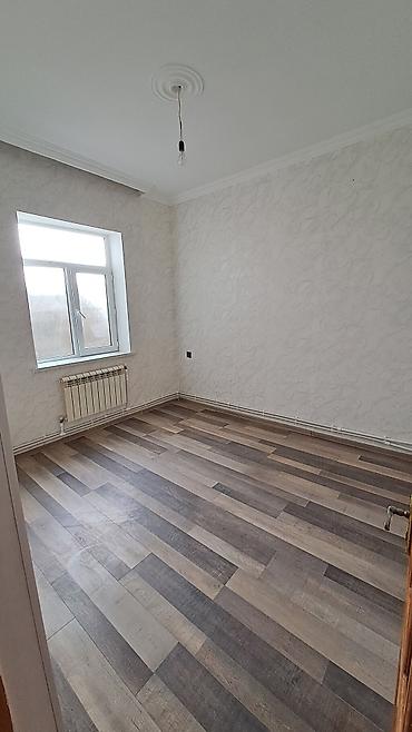 emircanda ev: Əmircan qəs. 3 otaqlı, 52 kv. m, Orta təmir — 1