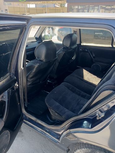 дом на калеса: Volkswagen Golf: 1993 г., 1.6 л, Механика, Бензин, Хетчбек