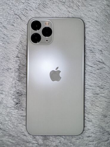 prodaju apple iphone: IPhone 11 Pro, Б/у, 256 ГБ, Белый, Защитное стекло, Чехол, 75 %