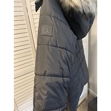 Kurtkalar: Calvin Klein qadin kurtkasi. Yenidir. Olchu S — 2
