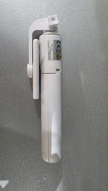 telefon aksesuar: Universal 3-ü-1 selfi çubuğu və masaüstü tripod - Rəng: ağ - — 1