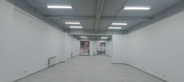 Офисы: Продаю Офис 131 м², С ремонтом, Без мебели, Многоэтажное здание, 1 этаж — 4