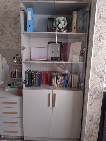 Шкафы: Книжный шкаф, ЛДСП