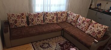 islenmis mebel: Künc divan, Açılmayan, Bazalı