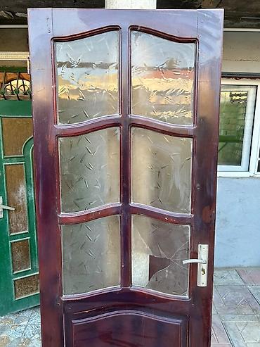 Şüşəli taxta otaq qapısı - Material: möhkəm taxta karkas, tünd