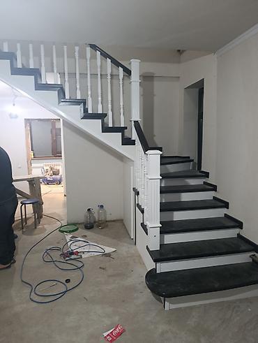 Деревянные лестницы: Деревянная лестница Для дома, Бесплатный замер, Вид дерева: Сосна, Форма лестницы: Много-маршевая, Стиль: Классический — 6