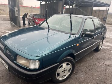 Volkswagen: Volkswagen Passat: 1989 г., 1.8 л, Механика, Бензин, Седан