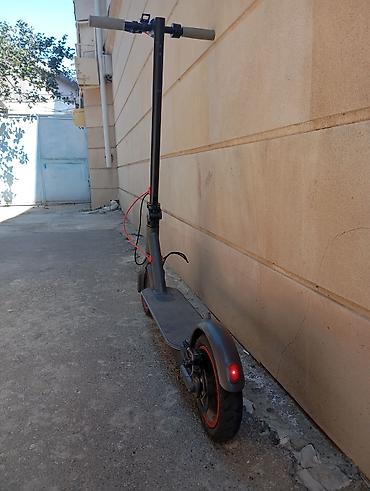 Elektrik nəqliyyatı: İşlənmiş Elektrik samokat 10", 351 - 500 Vt, 26 - 35 km/s, Ünvandan götürmə, Ödənişli çatdırılma — 2