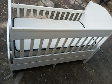 Beşiklər: Oğlan və qız üçün, İşlənmiş, Dördbucaq, Beşik, Dəstsiz, Matras ilə, Yellənmə mexanizmi ilə — 3