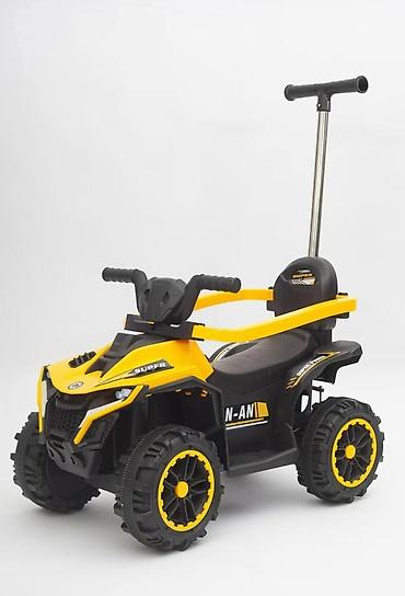 figura u pokretu: Dečji guralica–kvad sa ručkom za upravljanje - Sportski ATV dizajn sa — 4