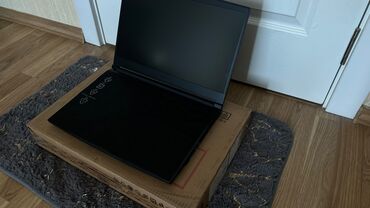 Apple MacBook: Apple MacBook, 13.3 ", Intel Core i5, 256 GB — 18