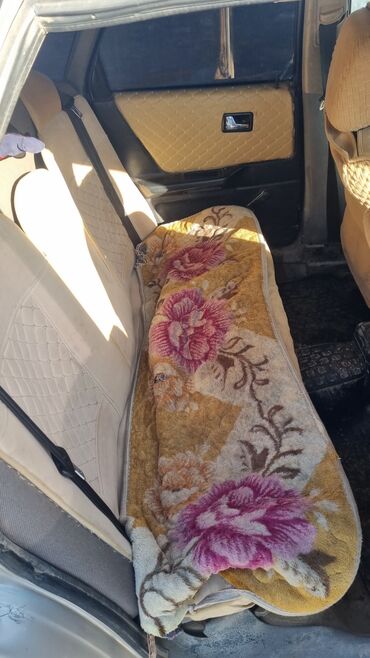 Audi: Audi 80: 1989 г., 1.8 л, Механика, Бензин, Седан — 6