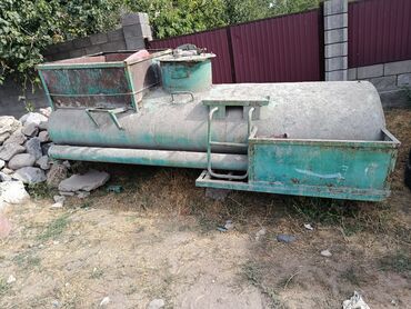 коса садовая: Бак, Металл, 2700 л