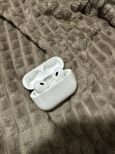 Отдам даром: Мужские вещи, термос, чемодан Эйрподс в Все в одни руки или за — 8