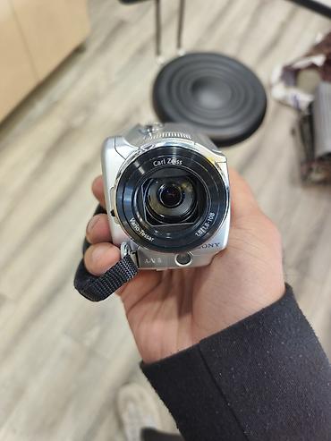 5d mark 4: Sony DCR-SR68E videokamerası 2010-cu ildə istehsal olunmuş köhnə bir — 5