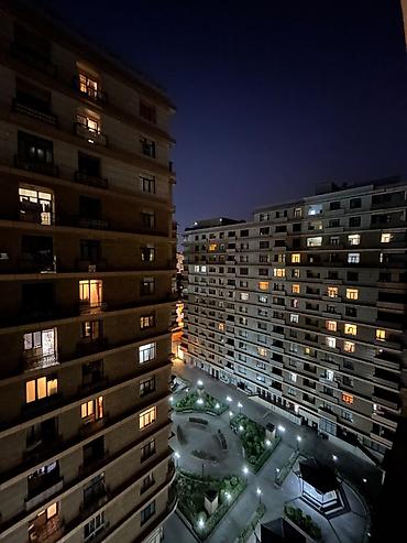 Mənzillər: 28 May, Studiya, Yeni tikili, m. Sahil, 82 kv. m — 2