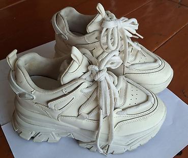 туфли новая не разу не одевала: Ağ rəngli chunky unisex idman ayaqqabısı - Stil: qalın altlı, “dad — 1