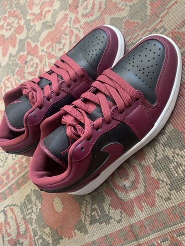 Кроссовки и спортивная обувь: Мужские кроссовки, 37.5, Air Jordan, Новый, Самовывоз